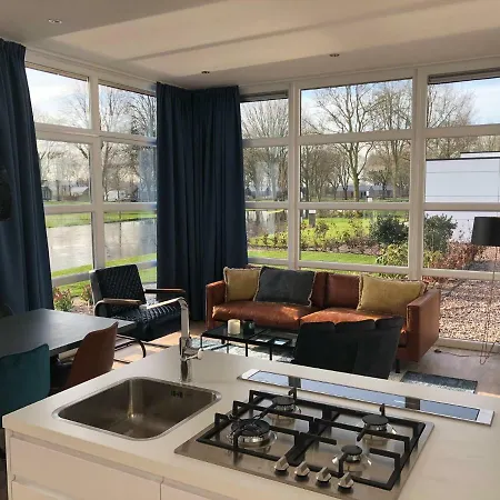Luxe Chalet Aan Veluwemeer *