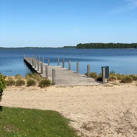 Luxe Chalet Aan Veluwemeer *