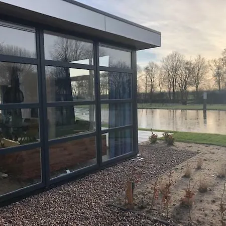 Luxe Chalet Aan Veluwemeer Casa de Férias